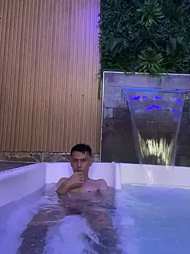 Snapshot of andy_dwels777 chatting on 02.07.25 andy dwels777 online show from 02.07.25