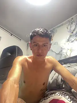 Snapshot of andy_dwels777 chatting on 12.18.25 andy dwels777 online show from 12.18.25