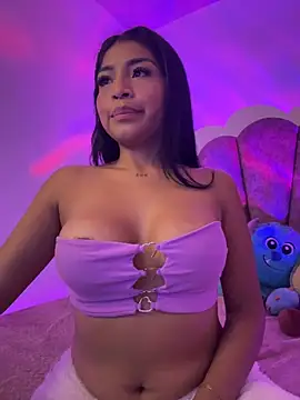 Pocahontascute 33 online show from 03.15.25