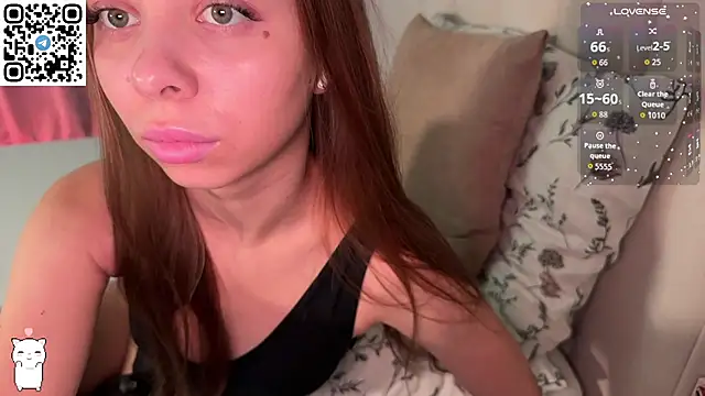 Snapshot of lovelykaylee chatting on 11.16.25 lovelykaylee online show from 11.16.25