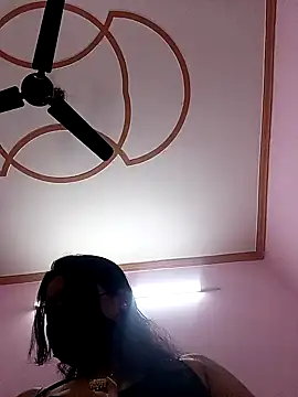 Snapshot of Beauty-khan chatting on 01.19.25 Beauty-khan online show from 01.19.25