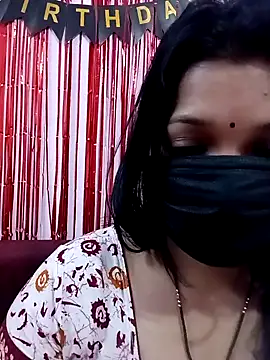 Snapshot of Beauty-khan chatting on 02.05.25 Beauty-khan online show from 02.05.25