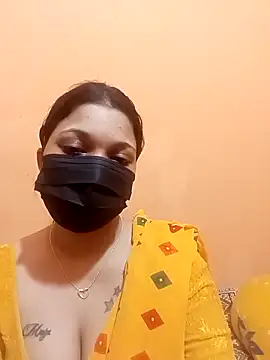 Snapshot of Beauty-khan chatting on 10.12.25 Beauty-khan online show from 10.12.25