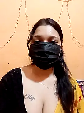 Snapshot of Beauty-khan chatting on 10.24.25 Beauty-khan online show from 10.24.25