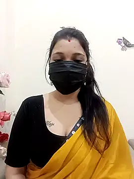 Snapshot of Beauty-khan chatting on 11.13.25 Beauty-khan online show from 11.13.25