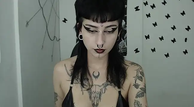 Snapshot of n0sferatus__ chatting on 02.11.25 n0sferatus online show from 02.11.25