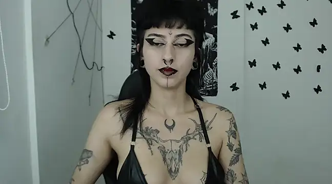 Snapshot of n0sferatus__ chatting on 02.12.25 n0sferatus online show from 02.12.25