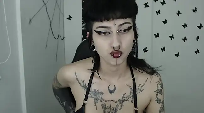 Snapshot of n0sferatus__ chatting on 02.13.25 n0sferatus online show from 02.13.25