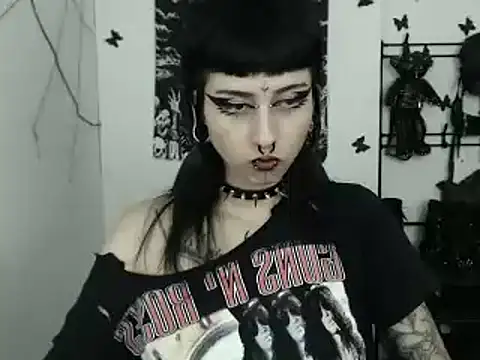 Snapshot of n0sferatus__ chatting on 09.12.25 n0sferatus online show from 09.12.25