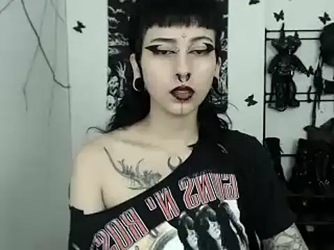 Snapshot of n0sferatus__ chatting on 09.13.25 n0sferatus online show from 09.13.25