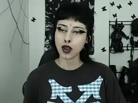 Snapshot of n0sferatus__ chatting on 09.18.25 n0sferatus online show from 09.18.25