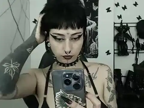 Snapshot of n0sferatus__ chatting on 09.24.25 n0sferatus online show from 09.24.25