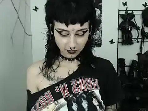 Snapshot of n0sferatus__ chatting on 09.26.25 n0sferatus online show from 09.26.25