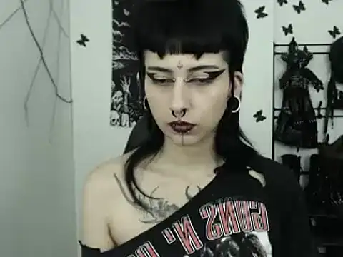 Snapshot of n0sferatus__ chatting on 10.07.25 n0sferatus online show from 10.07.25