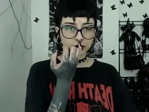 Snapshot of n0sferatus__ chatting on 10.28.25 n0sferatus online show from 10.28.25