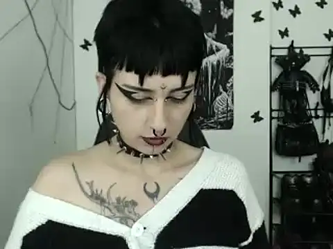 Snapshot of n0sferatus__ chatting on 10.29.25 n0sferatus online show from 10.29.25