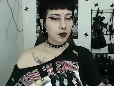 Snapshot of n0sferatus__ chatting on 11.21.25 n0sferatus online show from 11.21.25