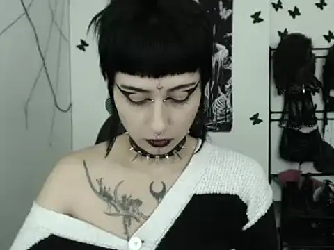 Snapshot of n0sferatus__ chatting on 12.18.25 n0sferatus online show from 12.18.25