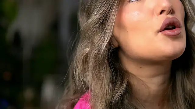 Snapshot of KellyMathews chatting on 02.26.26 KellyMathews online show from 02.26.26