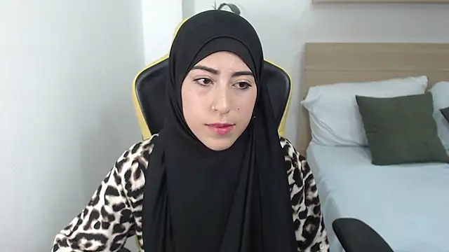 Snapshot of chaymae_nah_ chatting on 03.21.25 chaymae nah online show from 03.21.25