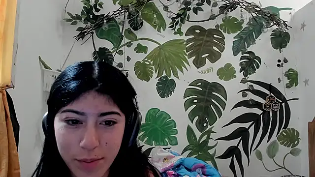 Snapshot of chaymae_nah_ chatting on 10.20.25 chaymae nah online show from 10.20.25