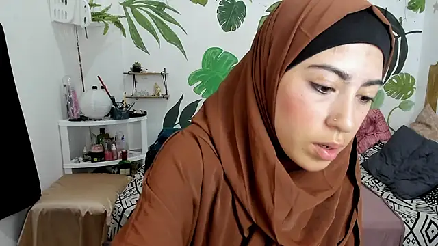 Snapshot of chaymae_nah_ chatting on 12.02.25 chaymae nah online show from 12.02.25