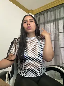 bella-black online show from 05.15.26