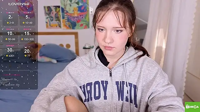 Snapshot of HanahCute chatting on 11.21.25 HanahCute online show from 11.21.25