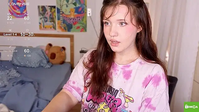 Snapshot of HanahCute chatting on 11.26.25 HanahCute online show from 11.26.25