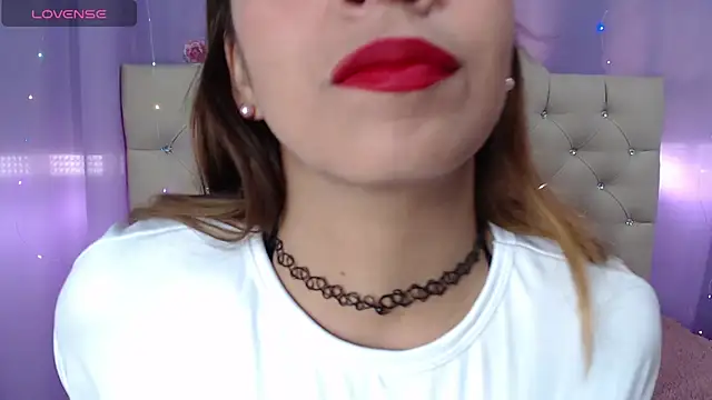 Snapshot of ameliefederline11 chatting on 03.18.25 ameliefederline11 online show from 03.18.25