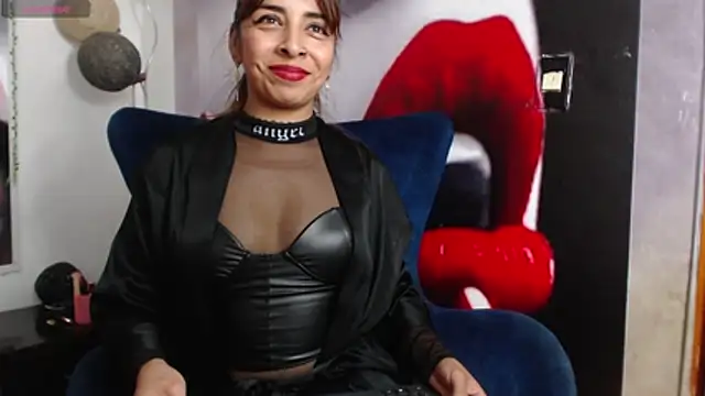 Snapshot of ameliefederline11 chatting on 11.05.25 ameliefederline11 online show from 11.05.25