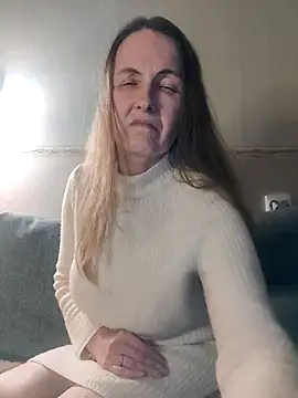 Evelina cute online show from 12.17.24