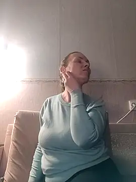 Evelina cute online show from 01.18.25