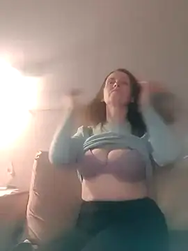 Evelina cute online show from 11.20.25