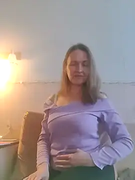 Evelina cute online show from 11.26.25