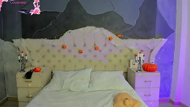 AmberGreyy  online show from 10.20.25