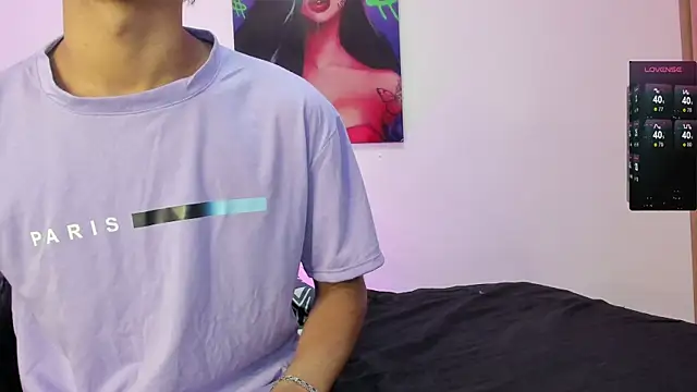 Snapshot of harrytwink18 chatting on 01.28.25 harrytwink18 online show from 01.28.25