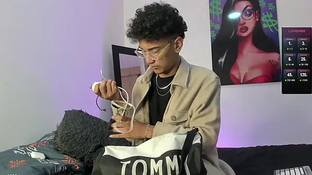 Snapshot of harrytwink18 chatting on 02.04.25 harrytwink18 online show from 02.04.25