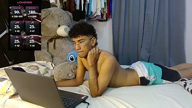 harrytwink18 online show from 04.13.26