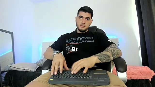 Teilor Creed online show from 12.20.25