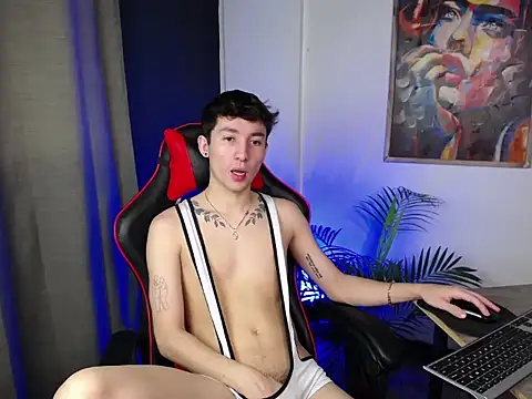 Snapshot of SebasstianGrand chatting on 02.21.25 SebasstianGrand online show from 02.21.25