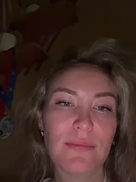 Snapshot of LovenseLush chatting on 01.22.25 LovenseLush online show from 01.22.25