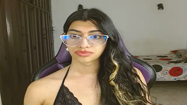 engielphoenis14 online show from 09.22.25