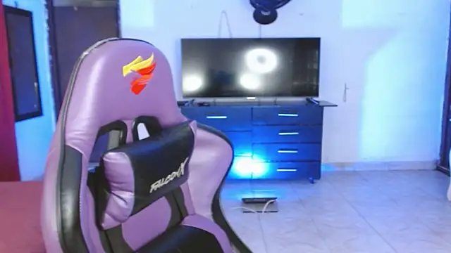 engielphoenis14 online show from 03.05.26