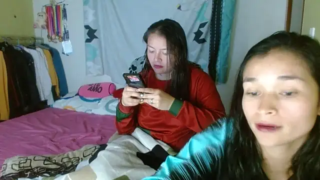 Snapshot of clayre_and_jill chatting on 10.17.25 clayre and jill online show from 10.17.25