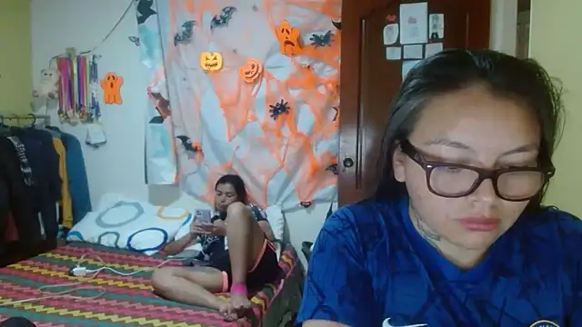 Snapshot of clayre_and_jill chatting on 10.28.25 clayre and jill online show from 10.28.25