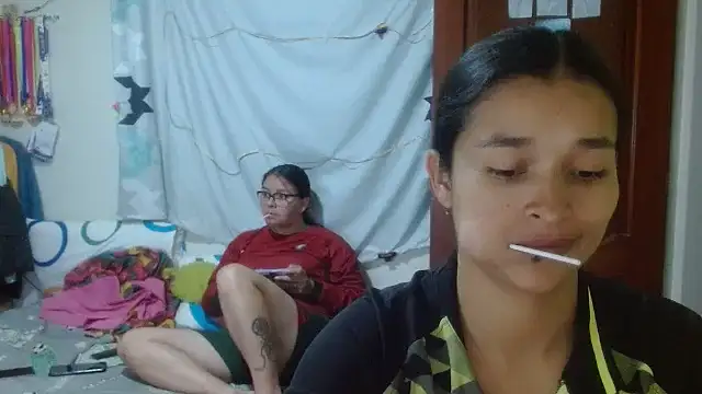 Snapshot of clayre_and_jill chatting on 11.14.25 clayre and jill online show from 11.14.25