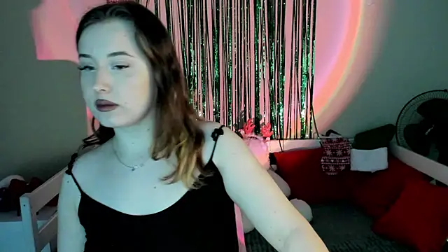 Snapshot of Emily_Gin chatting on 01.04.25 Emily Gin online show from 01.04.25