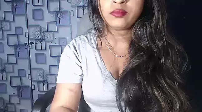 Hot Naina- online show from 12.12.24