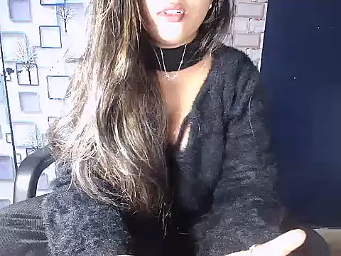 Hot Naina- online show from 12.18.24